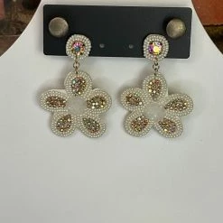 The Sparkling Spur Jewelry Beaded Flower Earrings