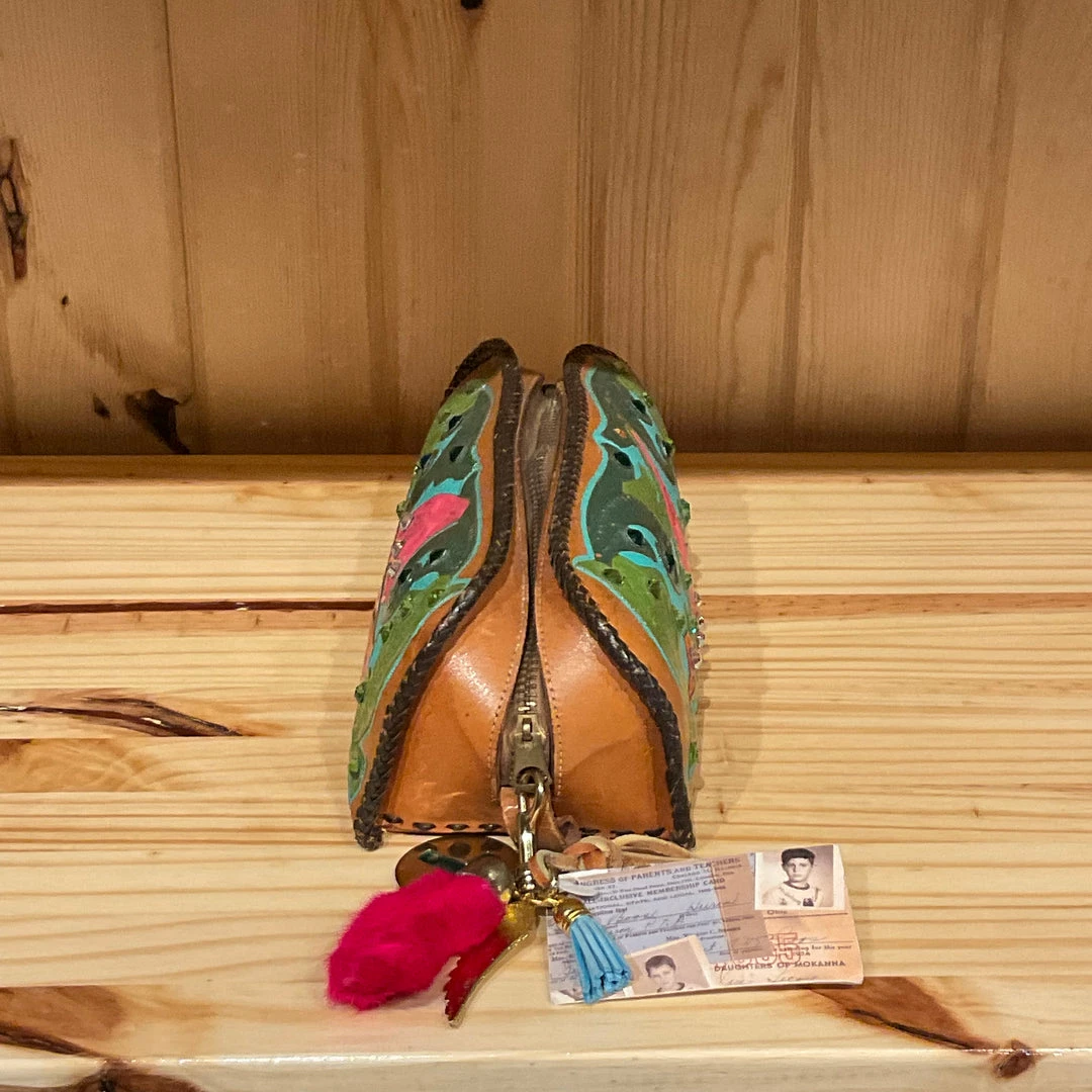 Brand new π Bethβs Addiction π Handbags/Belts/Accessories Vintage, Hand-Crafted π Handbag π 4 Bethβs Addiction Handbags/Belts/Accessories Vintage, Hand-Crafted Handbag