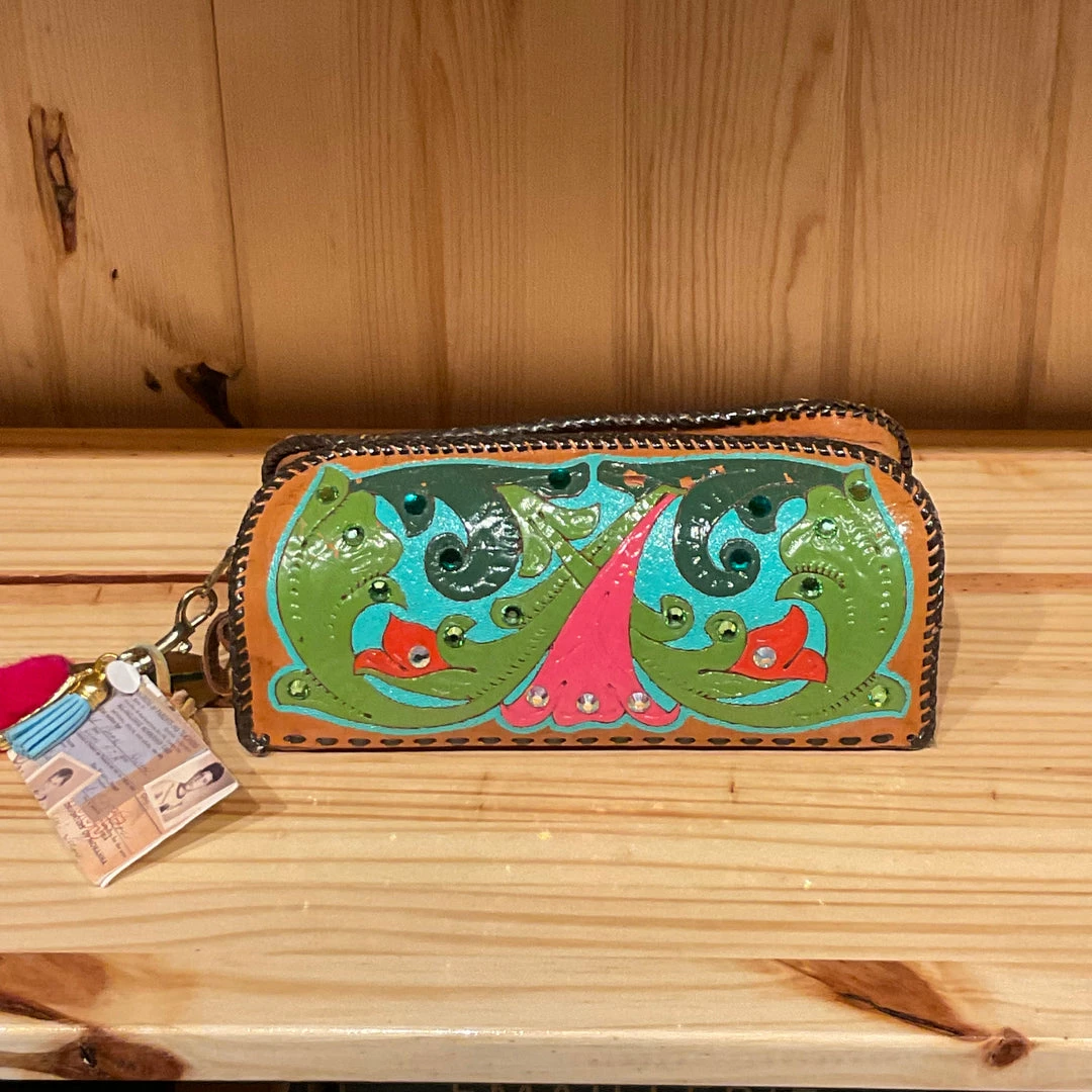 Brand new π Bethβs Addiction π Handbags/Belts/Accessories Vintage, Hand-Crafted π Handbag π 3 Bethβs Addiction Handbags/Belts/Accessories Vintage, Hand-Crafted Handbag