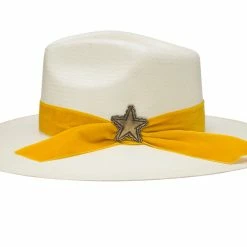 Charlie 1 Horse Lone Star Love