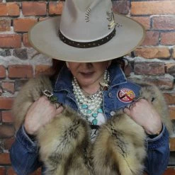 Double D Ranch Wear - Cynthia Hats/Headbands/Scarves/Gloves Making Horse Medicine Hat