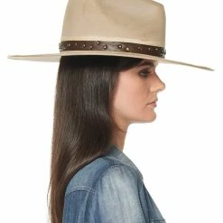 Double D Ranch Wear - Cynthia Hats/Headbands/Scarves/Gloves Making Horse Medicine Hat