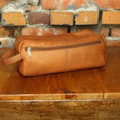 The Sparkling Spur The Agapito XL Dop Kit Accessories